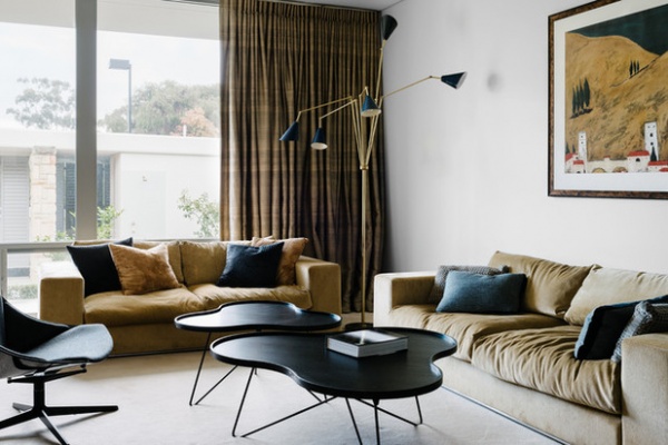 Midcentury Living Room by Kim Pearson Pty Ltd