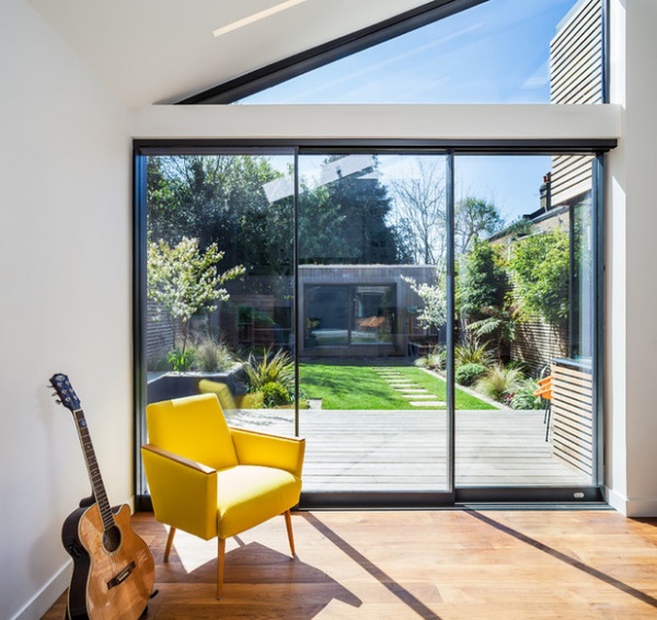 Contemporary Family Room by Culmax