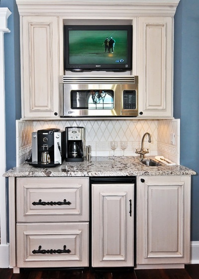 Mediterranean Kitchen by Echelon Custom Homes