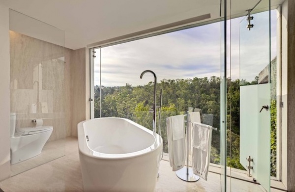 Modern Bathroom by Lopez Duplan Arquitectos