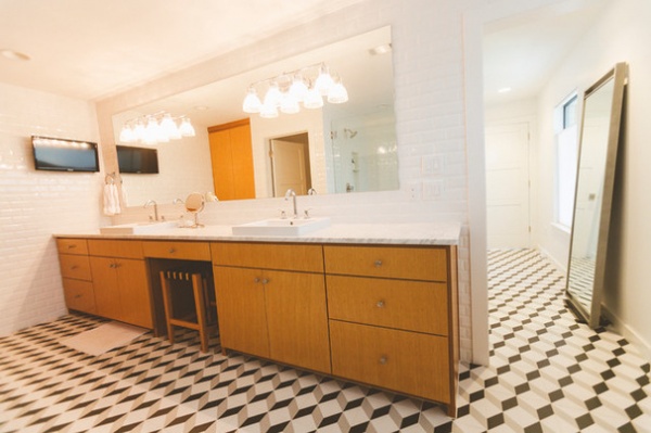 Midcentury Bathroom by Heather Banks