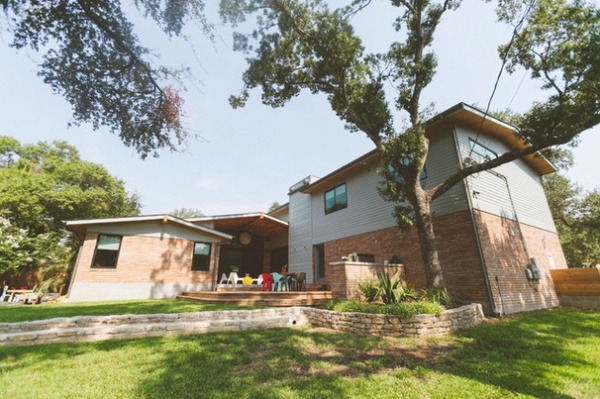 Midcentury Exterior by Heather Banks