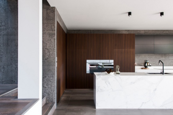 Modern Kitchen by MINOSA