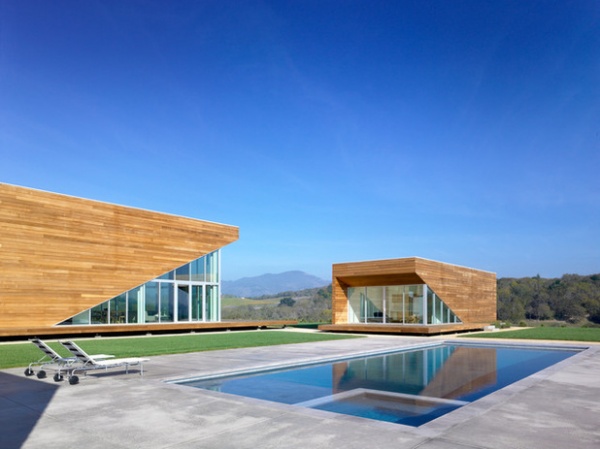 Contemporary Pool by American Institute of Architects, San Francisco