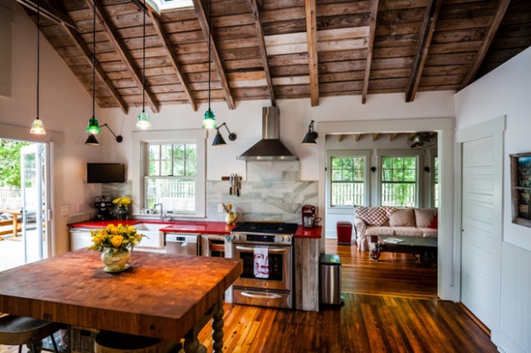 Farmhouse Kitchen by Dandeneau Architecture P.L.L.C.