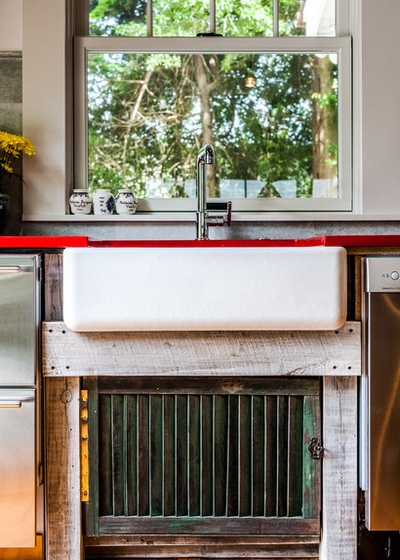 Kitchen of the Week: Rustic Space Opens to Herb and Vegetable Gardens