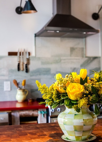 Kitchen of the Week: Rustic Space Opens to Herb and Vegetable Gardens