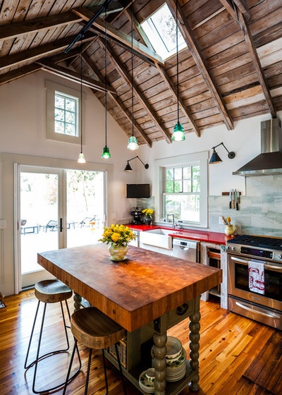 Kitchen of the Week: Rustic Space Opens to Herb and Vegetable Gardens