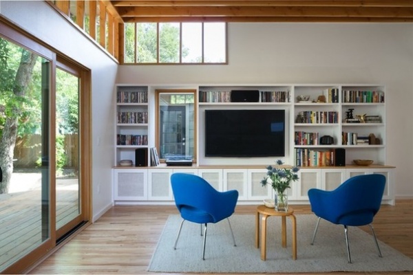 Family Room by Murray Legge Architecture