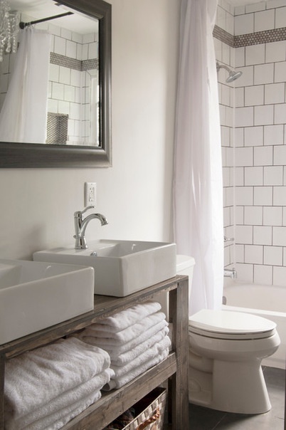 Shabby-chic Style Bathroom by Adrienne DeRosa