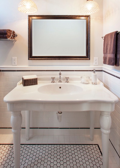 Victorian Bathroom by Thompson Naylor Architects Inc