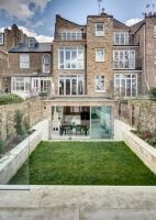 Houzz Tour: Luxe Materials and Glass Give an Old House New Life